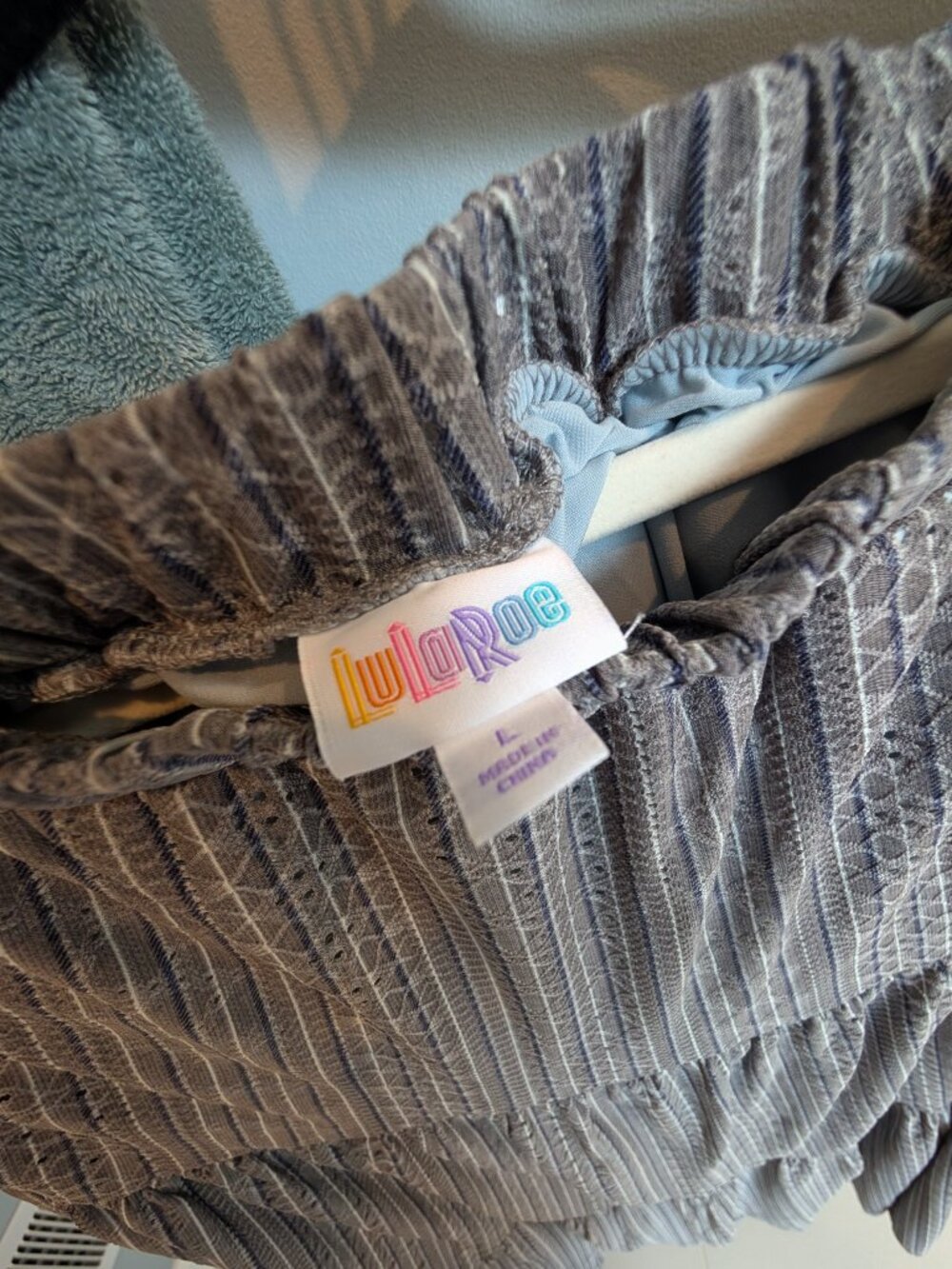 Gorgeous Grey LuLaRoe Poppy Skirt - Picture 6 of 8